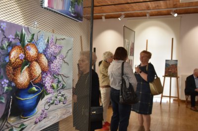 Malwy, róże, fiołki... - Wernisaż wystaw...